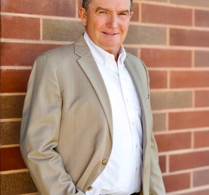 Robert White: A Surgeon’s Career Built on Service and Community Commitment